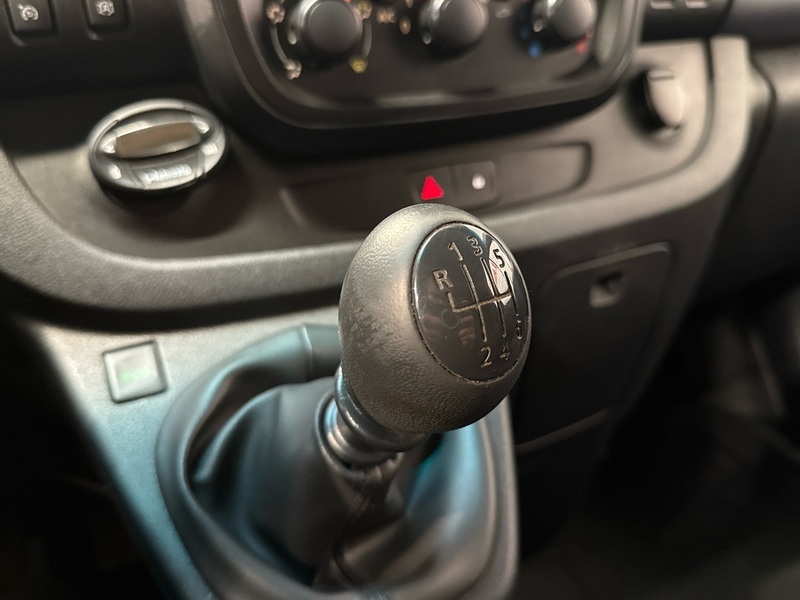 Opel Vivaro vaihtoauto