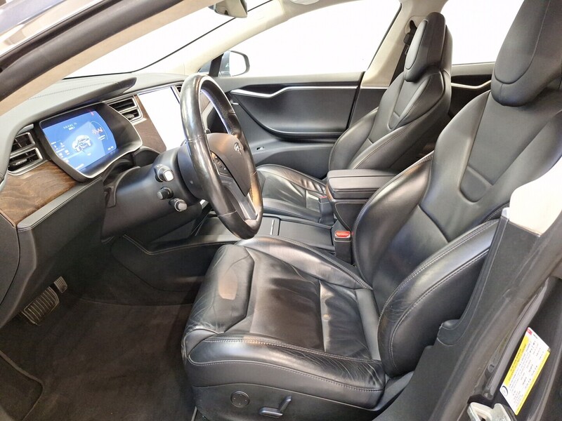 Tesla Model S vaihtoauto