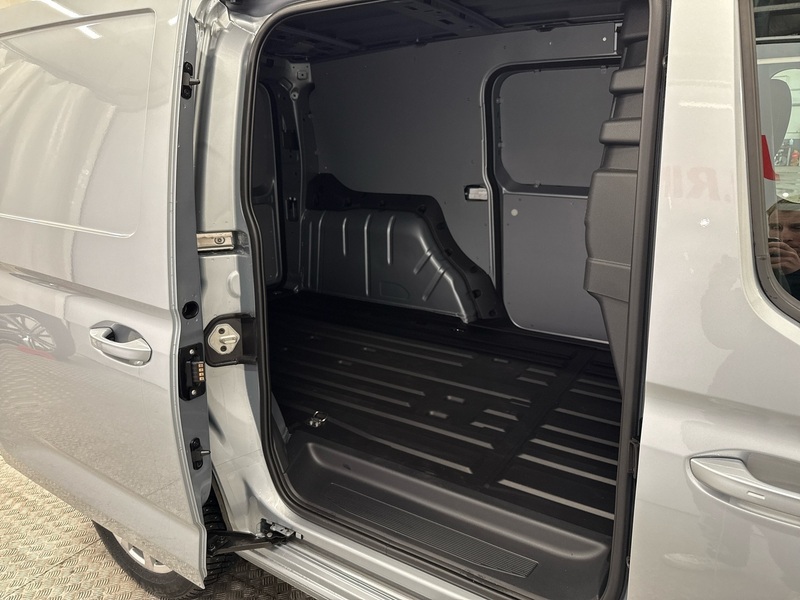 Ford Transit Connect vaihtoauto