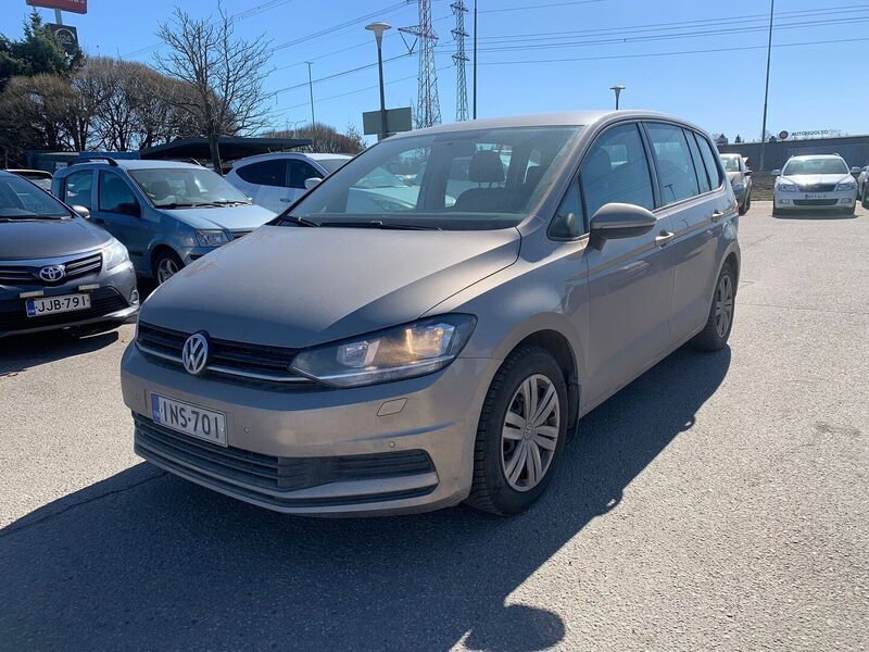 Volkswagen Touran vaihtoauto