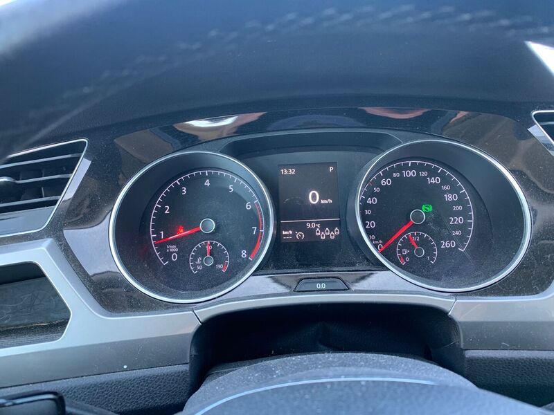 Volkswagen Touran vaihtoauto