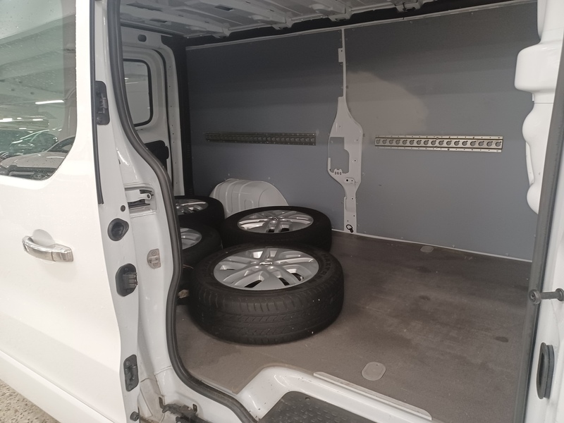 Opel Vivaro vaihtoauto