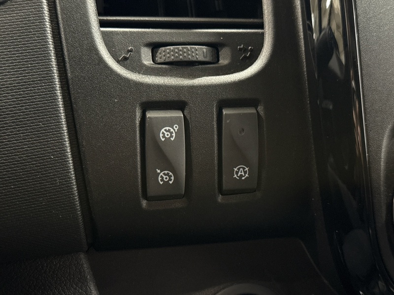 Opel Vivaro vaihtoauto