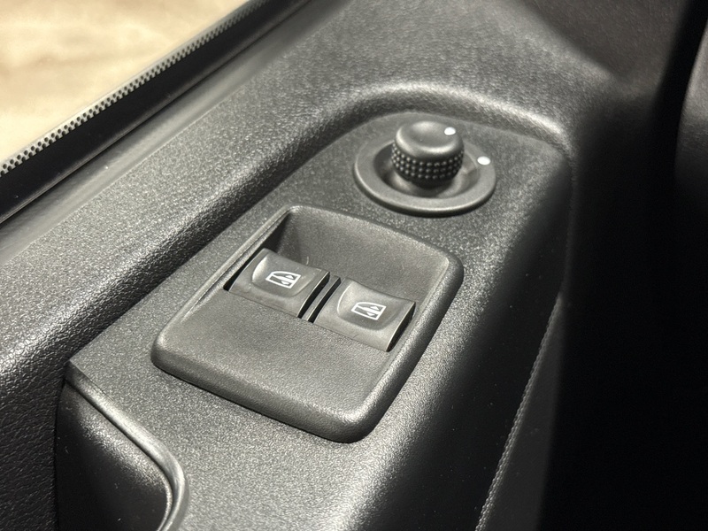 Opel Vivaro vaihtoauto