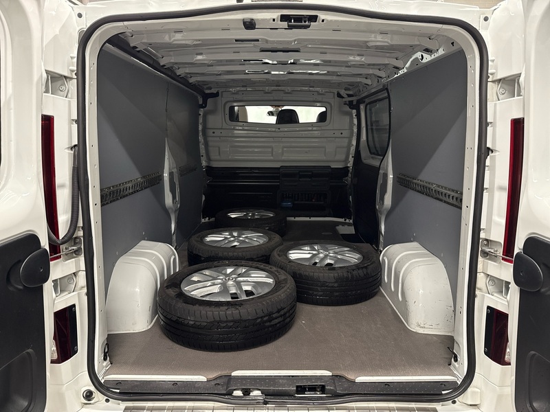 Opel Vivaro vaihtoauto