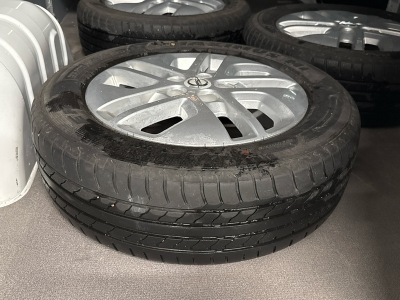 Opel Vivaro vaihtoauto