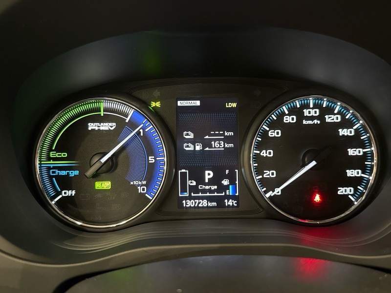 Mitsubishi Outlander PHEV vaihtoauto