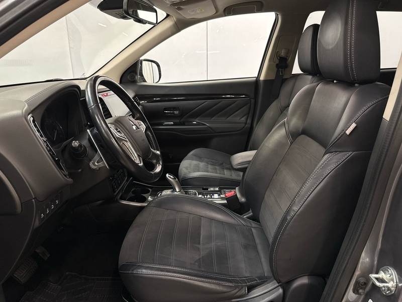 Mitsubishi Outlander PHEV vaihtoauto