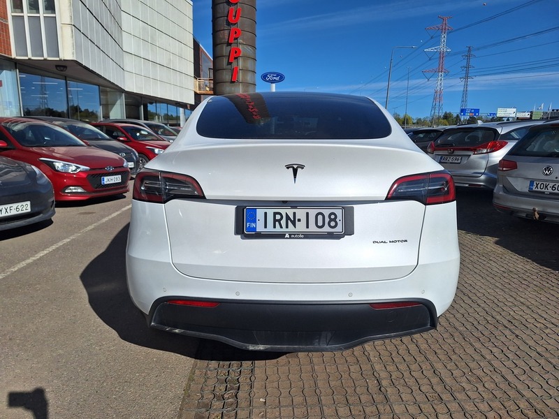 Tesla Model Y vaihtoauto