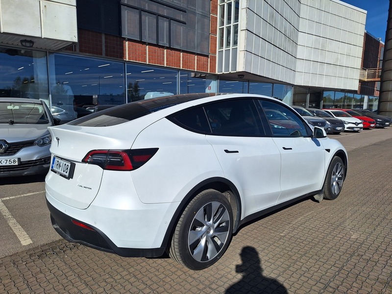 Tesla Model Y vaihtoauto