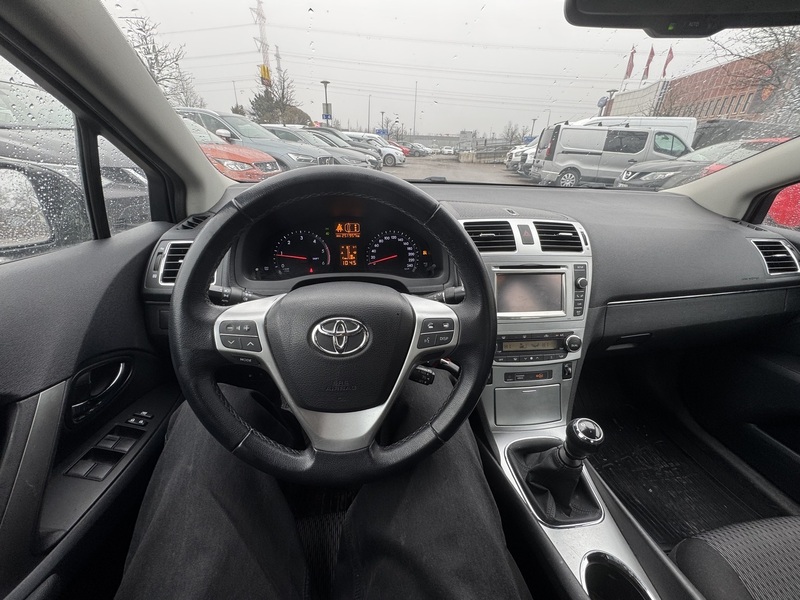 Toyota Avensis vaihtoauto