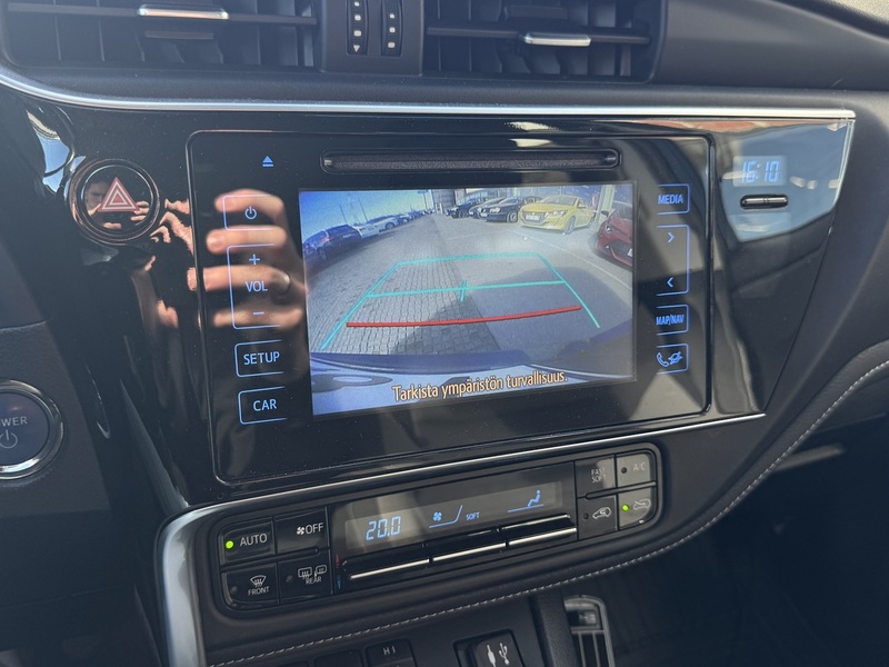 Toyota Auris vaihtoauto