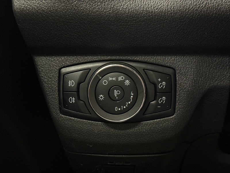 Ford Transit Courier vaihtoauto