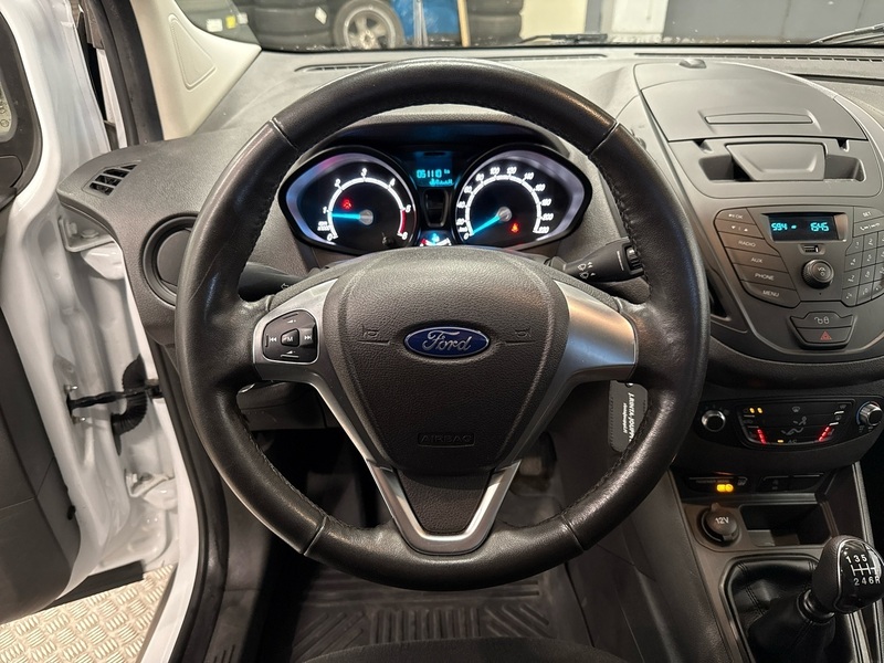 Ford Transit Courier vaihtoauto