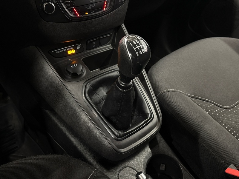 Ford Transit Courier vaihtoauto