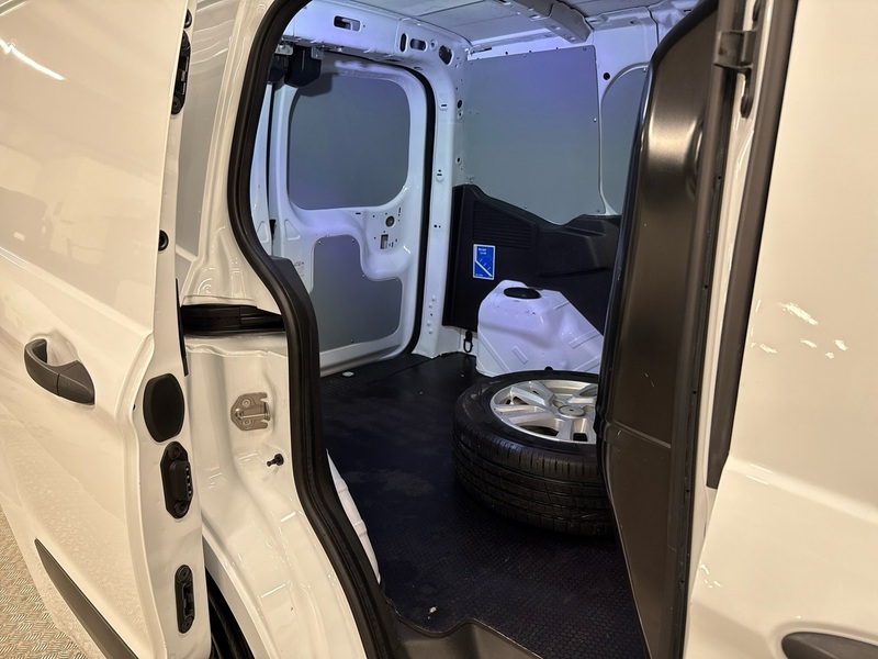 Ford Transit Courier vaihtoauto