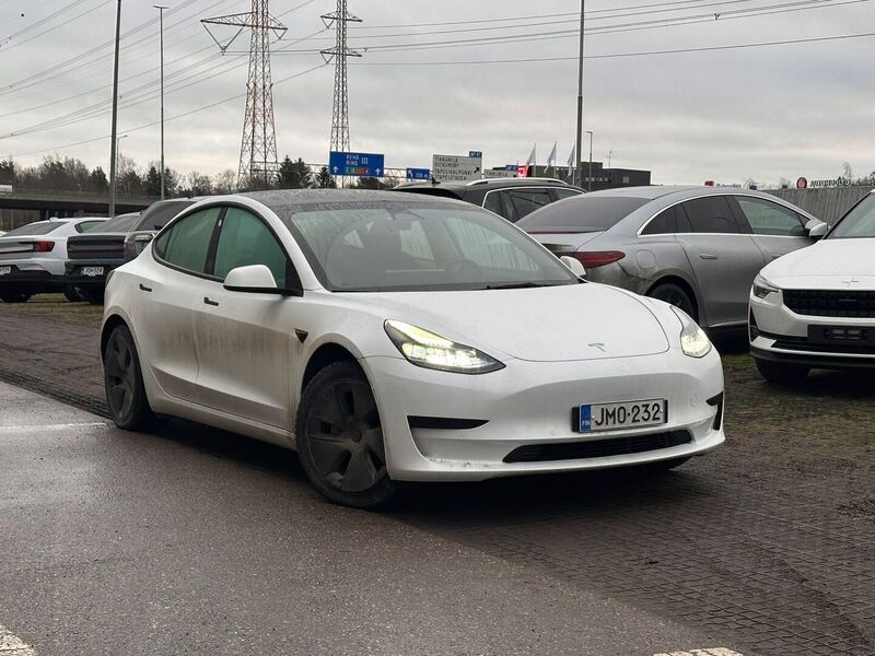 Tesla Model 3 vaihtoauto