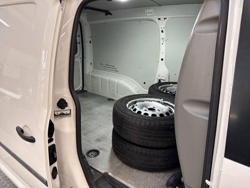 Volkswagen Caddy Maxi vaihtoauto