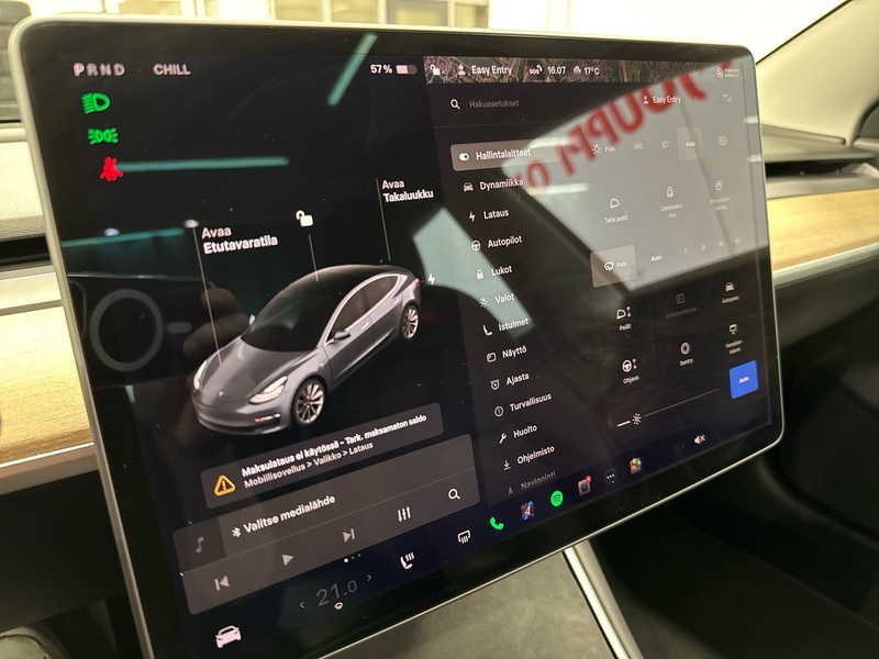 Tesla Model 3 vaihtoauto