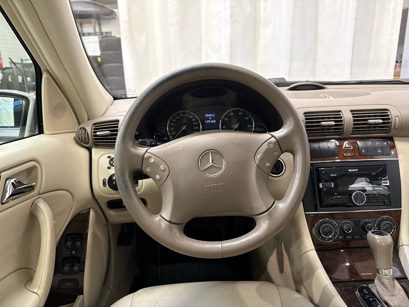 Mercedes-Benz C vaihtoauto