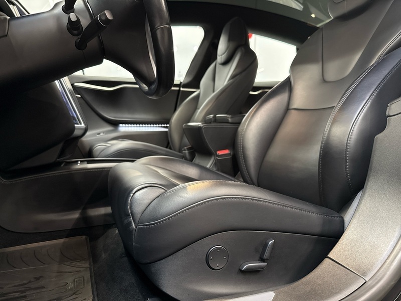 Tesla Model S vaihtoauto