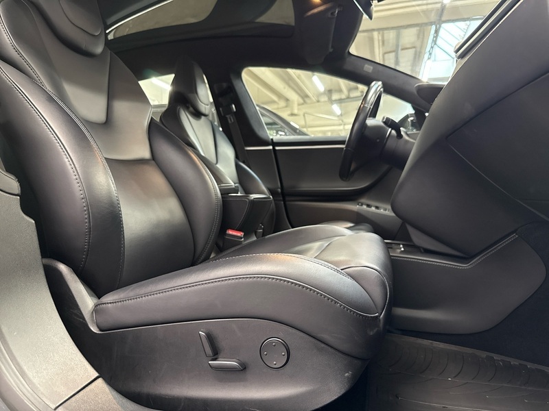 Tesla Model S vaihtoauto