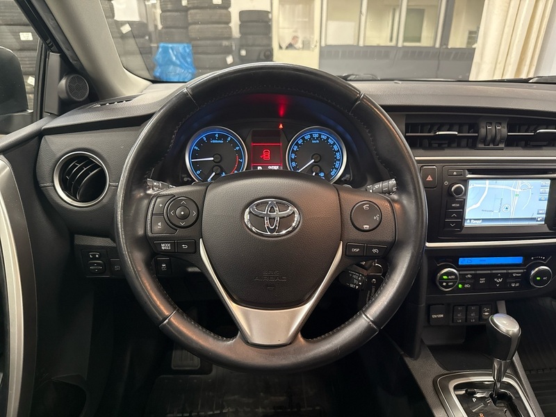 Toyota Auris vaihtoauto