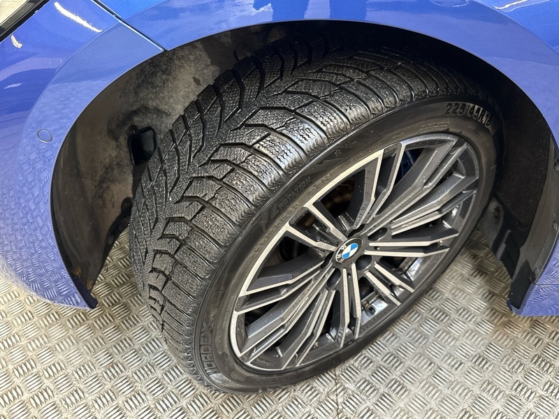 BMW 330 vaihtoauto
