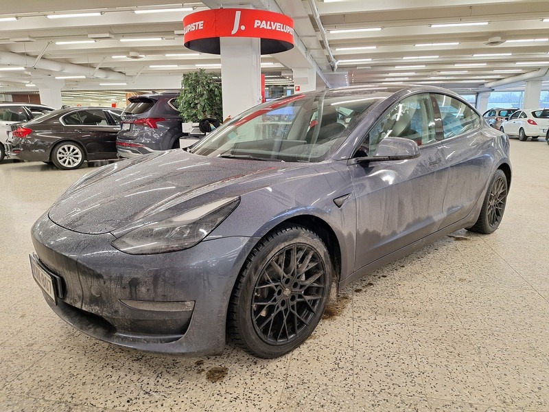 Tesla Model 3 vaihtoauto