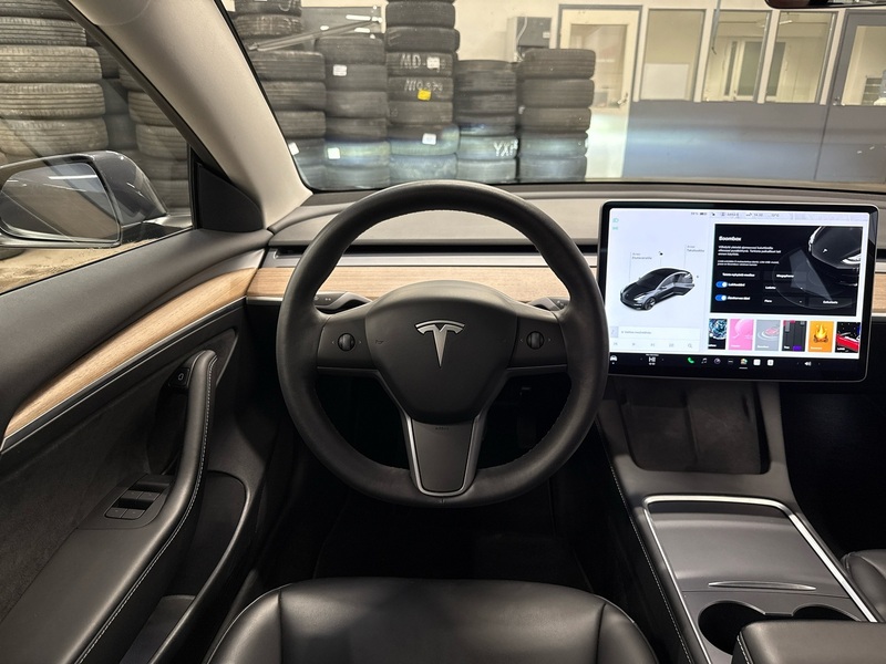 Tesla Model 3 vaihtoauto