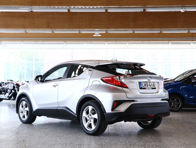 Toyota C-HR vaihtoauto