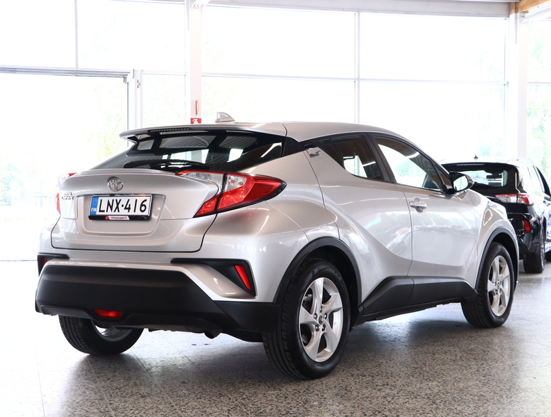 Toyota C-HR vaihtoauto