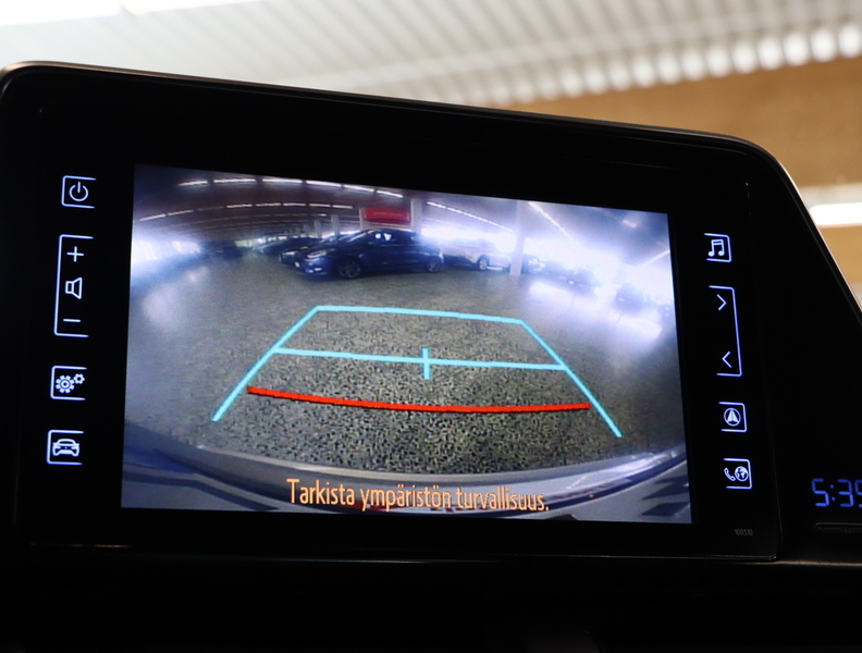 Toyota C-HR vaihtoauto