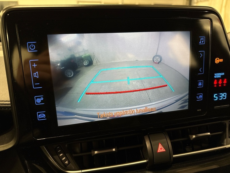 Toyota C-HR vaihtoauto