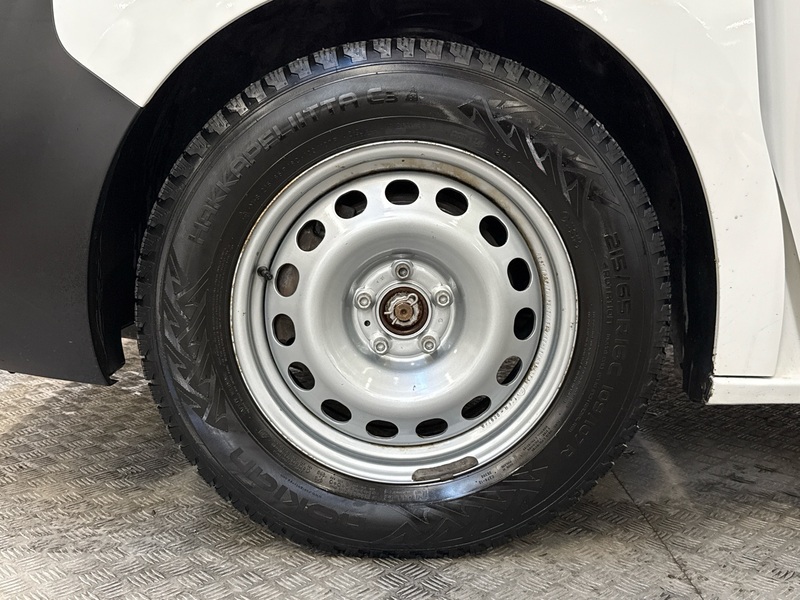 Opel Vivaro vaihtoauto