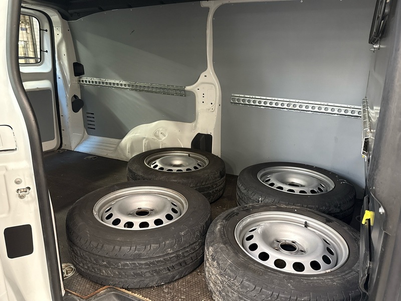 Opel Vivaro vaihtoauto