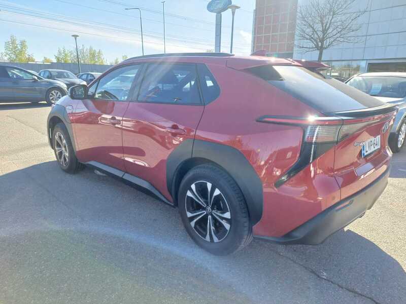 Toyota bZ4X vaihtoauto