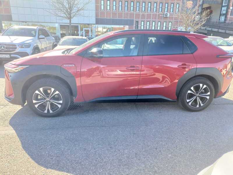 Toyota bZ4X vaihtoauto