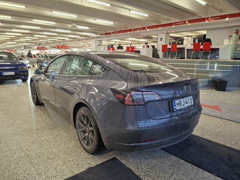 Tesla Model 3 vaihtoauto