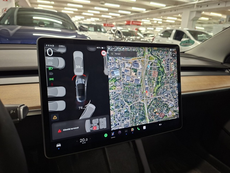 Tesla Model 3 vaihtoauto