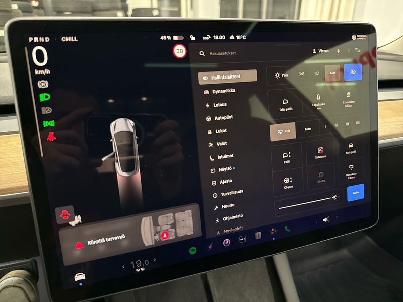 Tesla Model 3 vaihtoauto