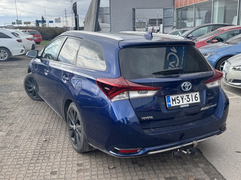 Toyota Auris vaihtoauto