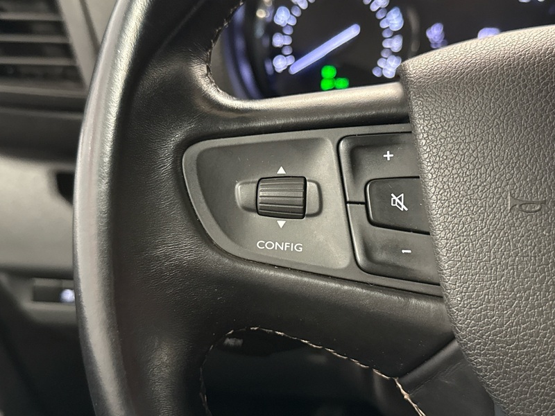 Opel Vivaro vaihtoauto