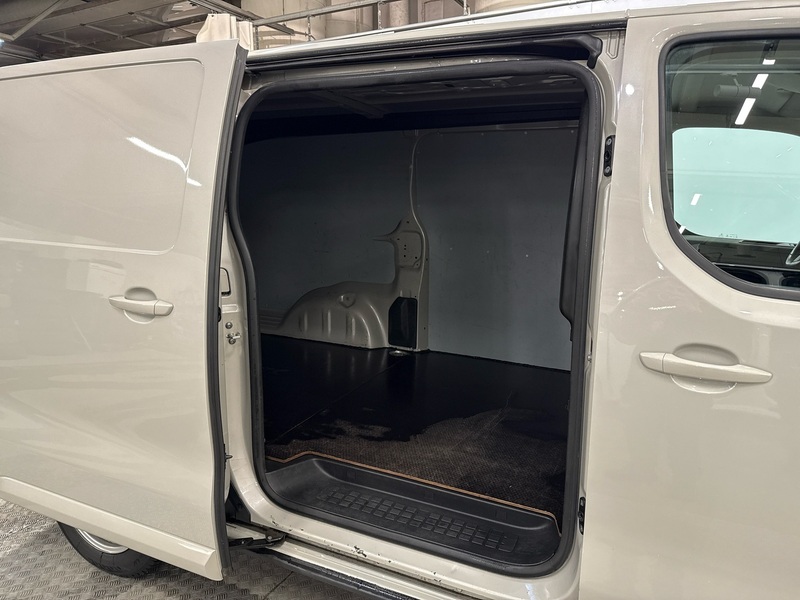 Opel Vivaro vaihtoauto