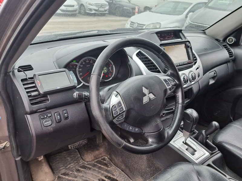 Mitsubishi L200 vaihtoauto