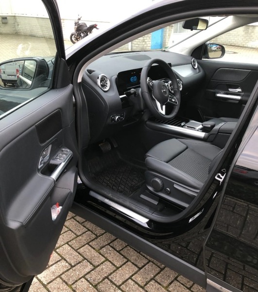 Mercedes-Benz EQB vaihtoauto