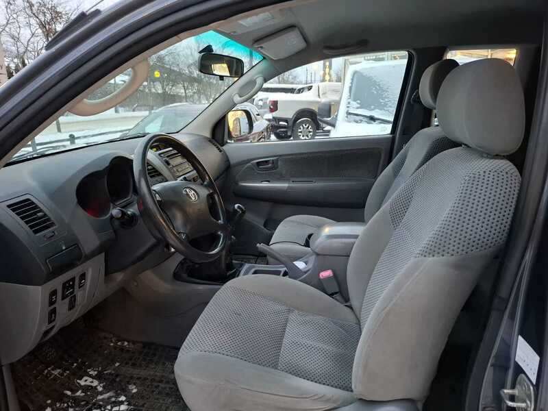 Toyota Hilux vaihtoauto