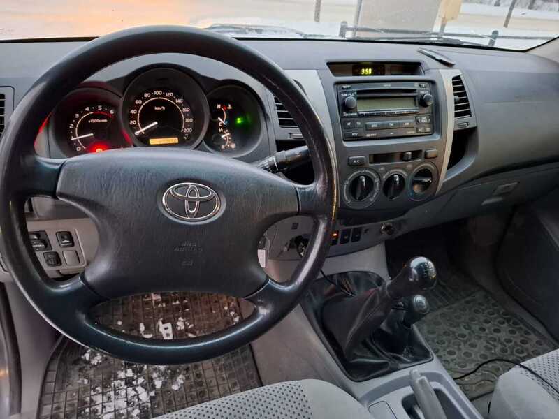 Toyota Hilux vaihtoauto