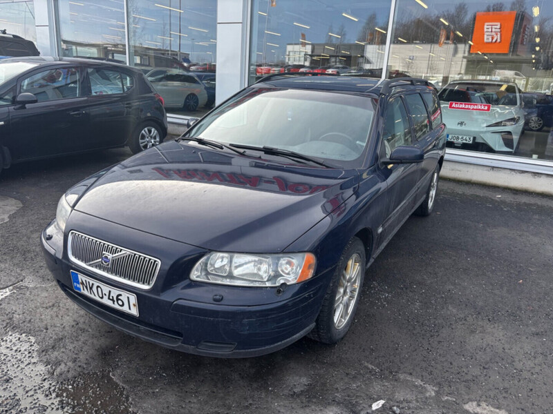 Volvo V70 vaihtoauto