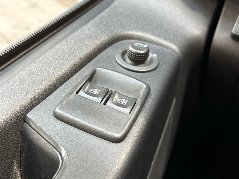 Opel Vivaro vaihtoauto